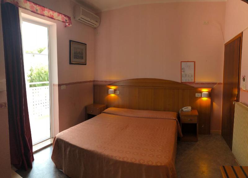 Triple Room image 3