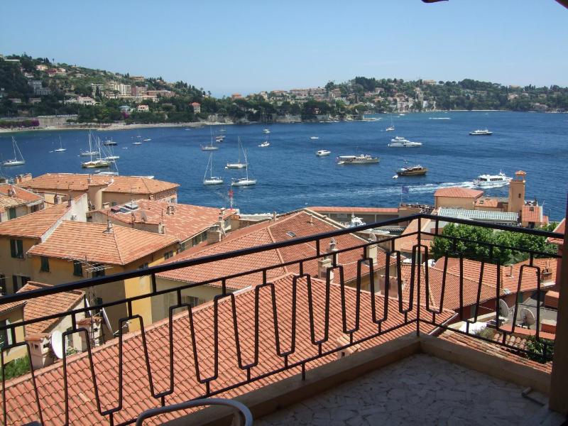 Studio Apartment with Sea View image 2