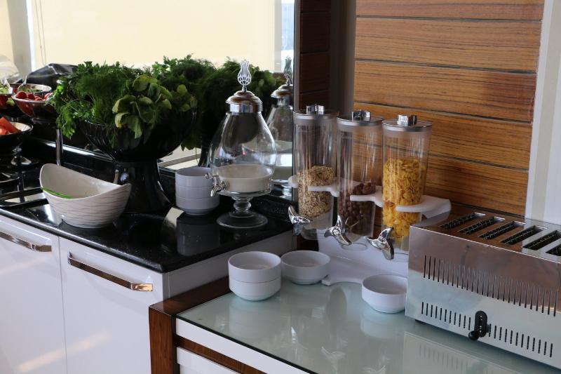 Business Grand Hotel - image 12