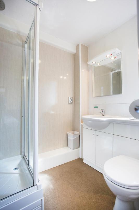 Standard Double Room image 4