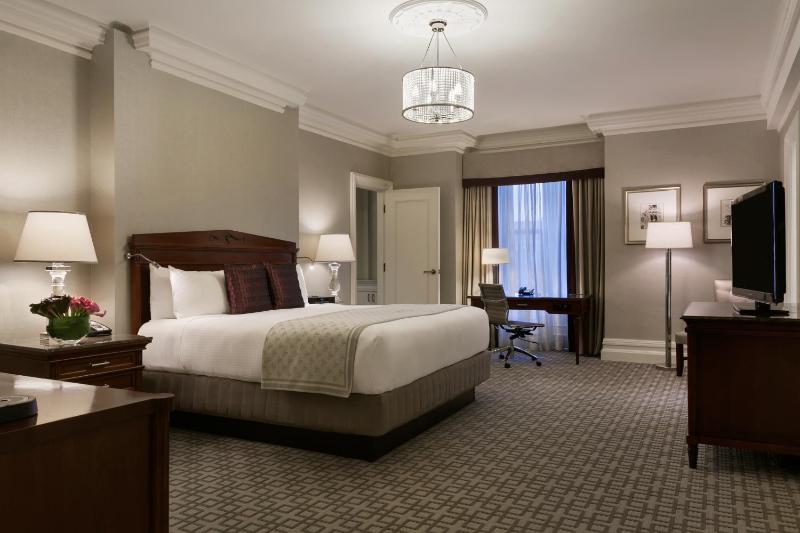 One-Bedroom King Suite with View image 1