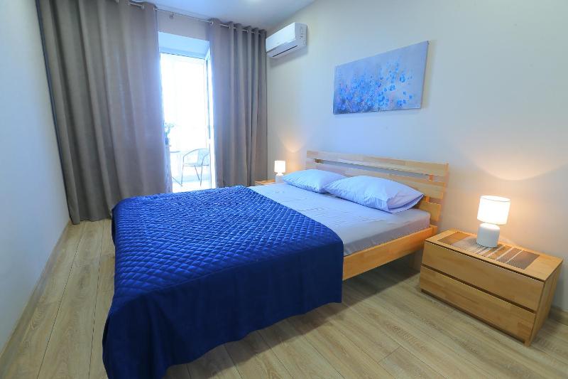 Stylish 2-rooms apartment - image 5