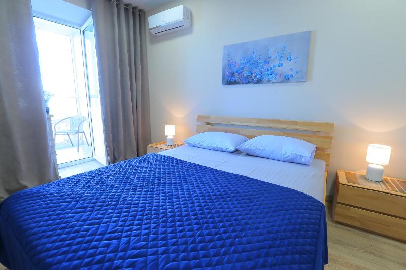 Stylish 2-rooms apartment - image 12