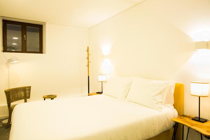 Economy Double Room image 2