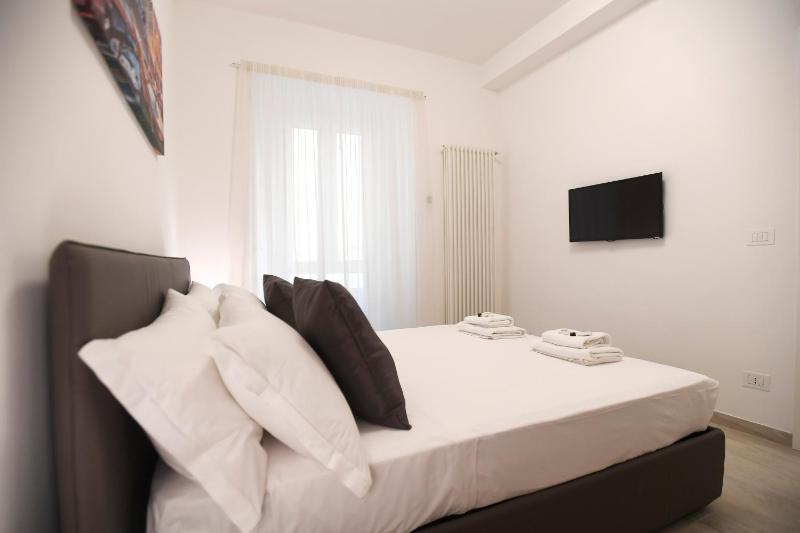 Deluxe Apartment image 2