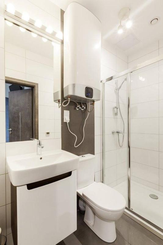 Twin Room with Private Bathroom image 2