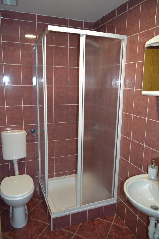 Triple Room with Bathroom image 2