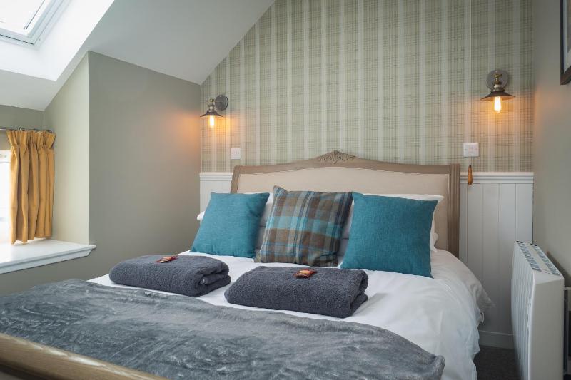 Elm Cottage (4 Adults)  image 2