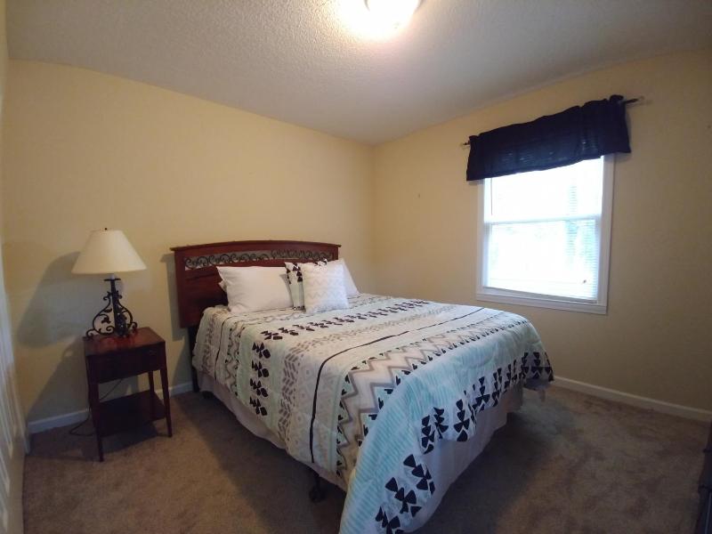 Three-Bedroom House image 4