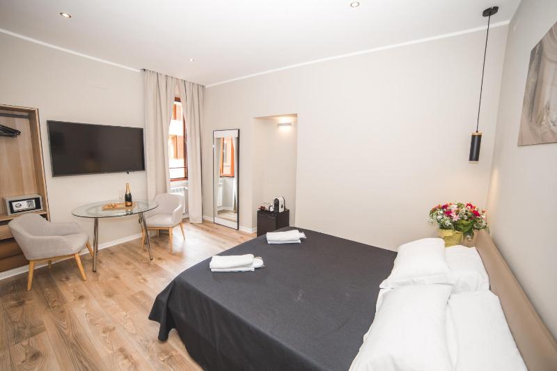 Quadruple Room image 2