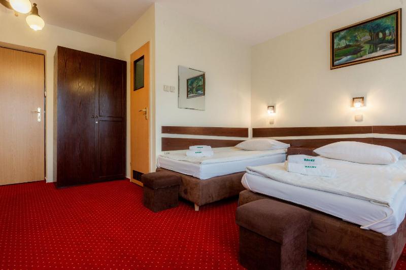 Quadruple Room image 2