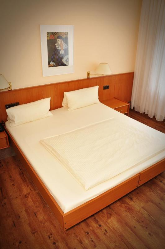 Double Room image 2