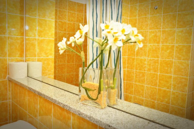 Single Room image 2