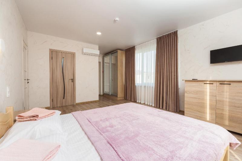 Comfort Triple Room image 3