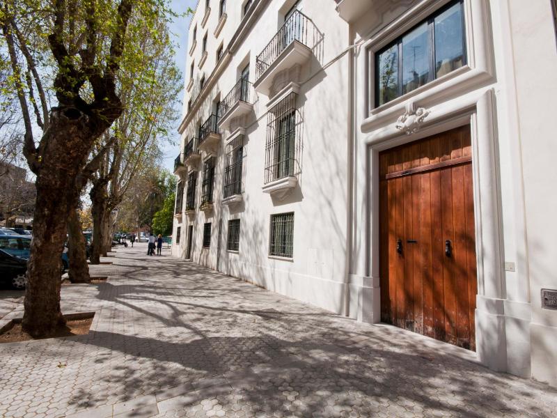 Two-Bedroom Apartment (4-6 Adults) image 2