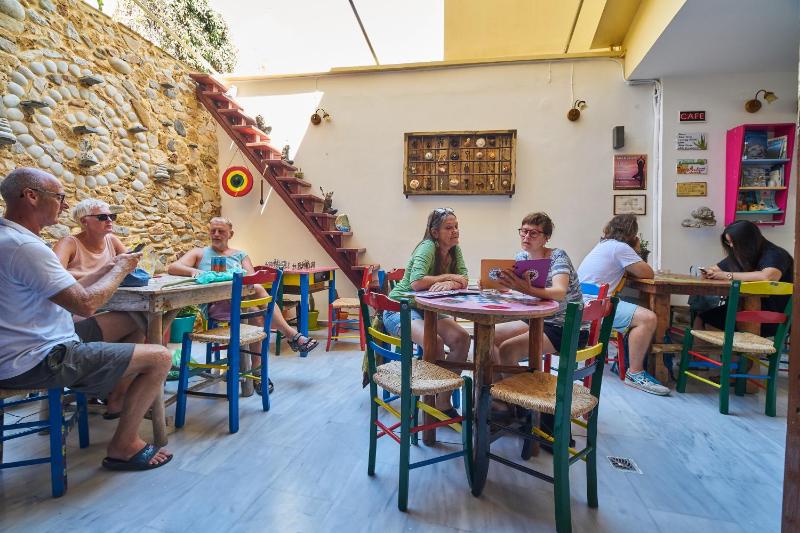 Poco Loco Bed & Breakfast - image 4