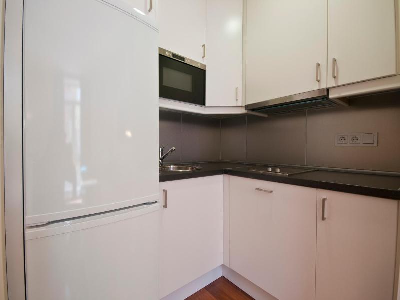 Two-Bedroom Apartment (4-6 Adults) image 3
