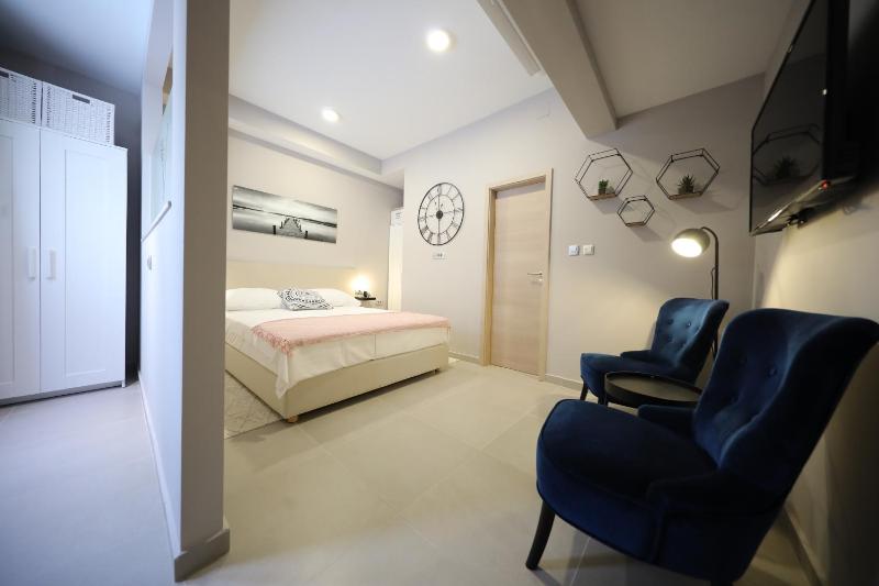 Deluxe Double Room image 4