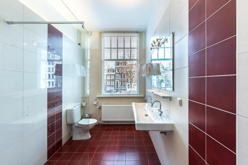 Family Suite - Canal View image 2