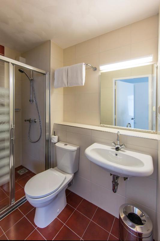 Quadruple Room image 1