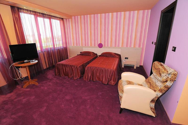 Superior Double Room image 3