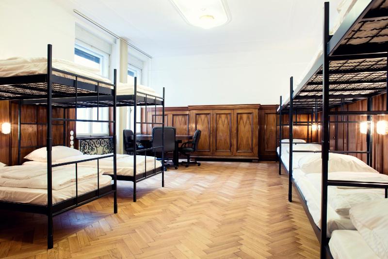 Single Bed in 10-Bed Dormitory Room image 2