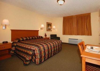 Queen Room - Non-Smoking image 2