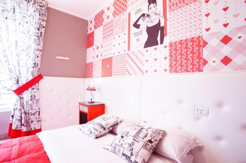 Economy Double Room image 3