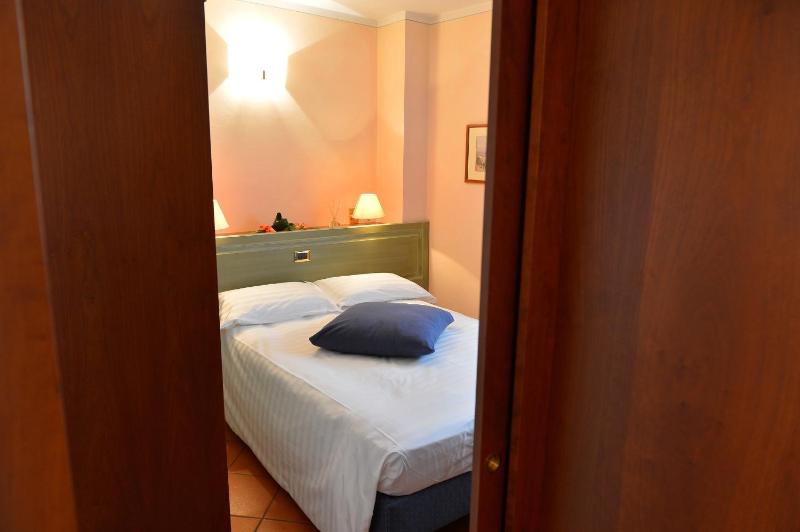 One-Bedroom Apartment (3 Adults) image 4