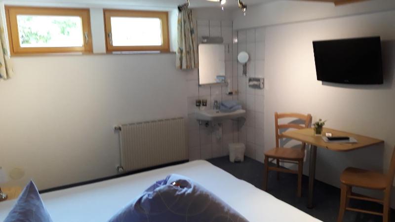 Double Room with Shared Bathroom image 4