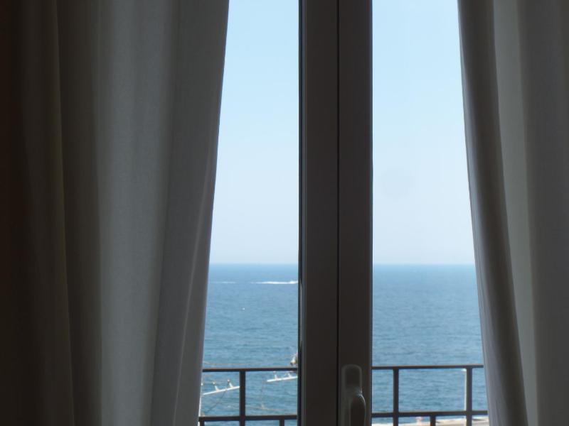 Sea View Apartment - image 6