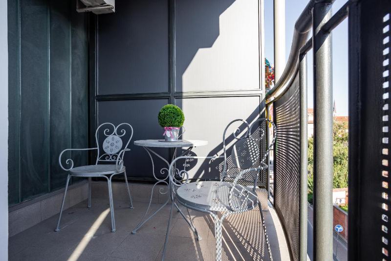 Apartment image 3