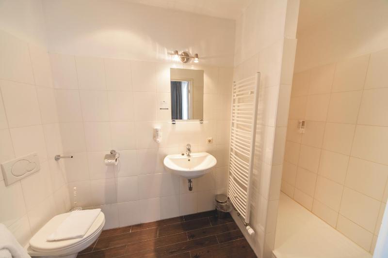 Standard Single Room image 3