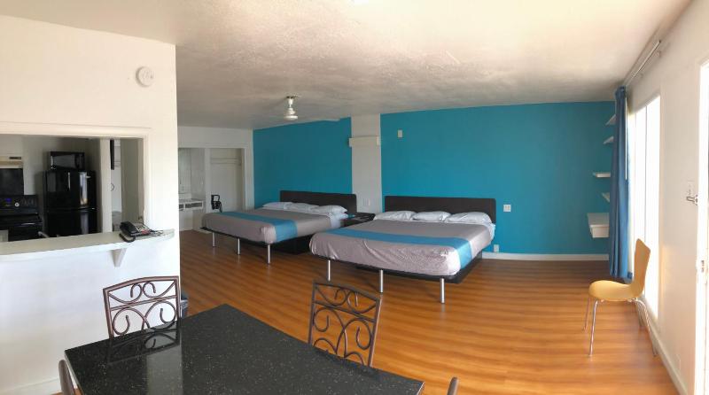 Deluxe Double Room image 3