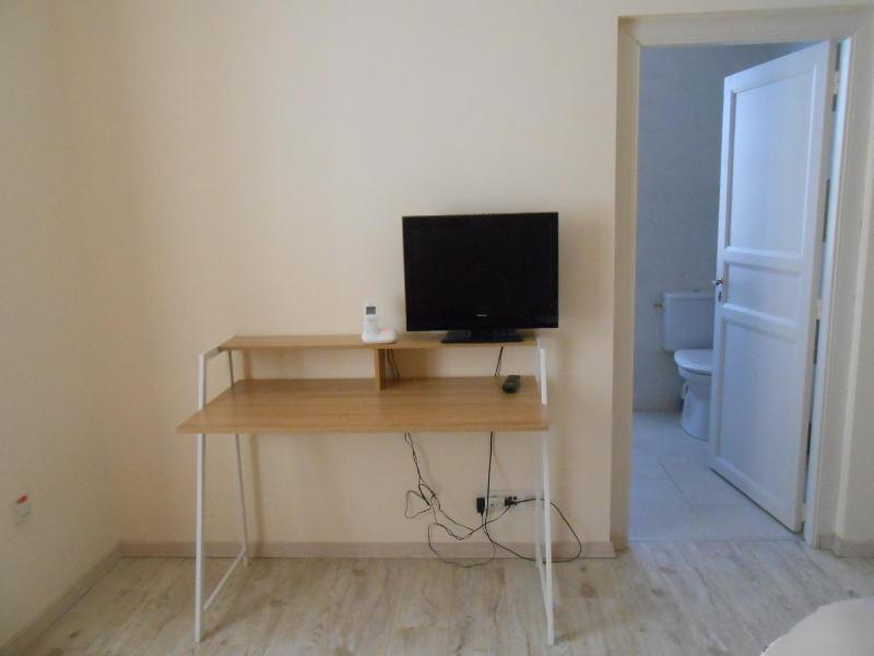 Standard Double Room image 4