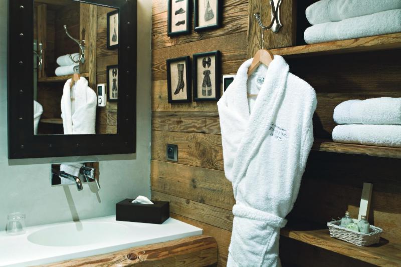 Family Suite (2 Adults + 3 Children) Tapiaz image 3