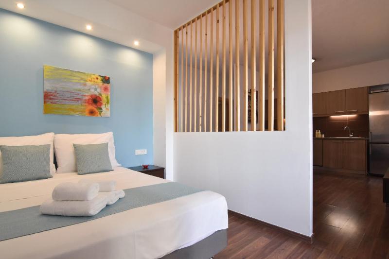 Deluxe Apartment image 2