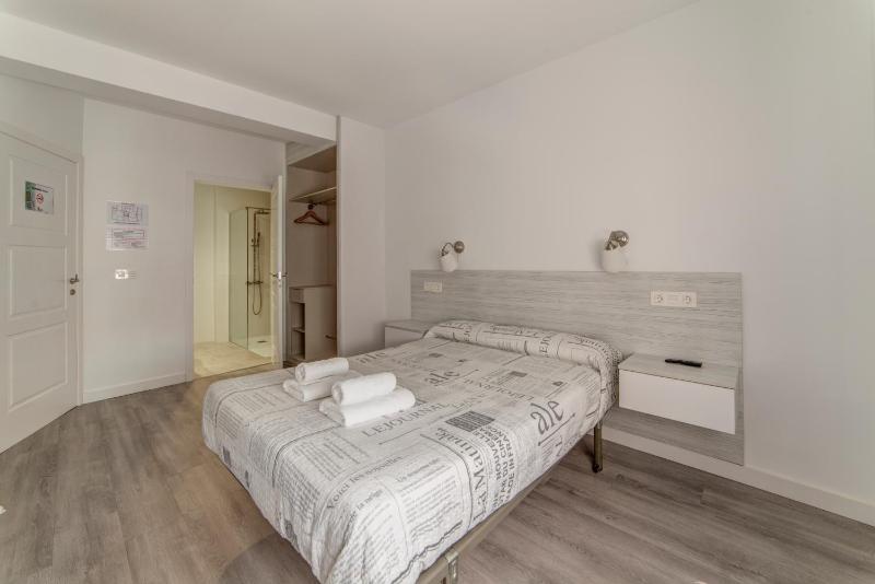 Double Room with One Double Bed image 4