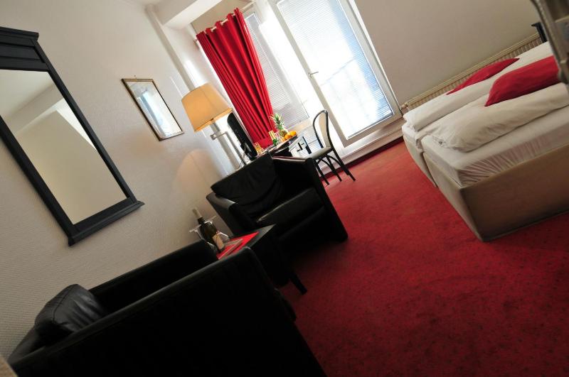 Double Room image 4
