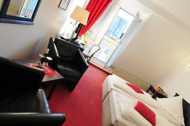 Double Room image 2