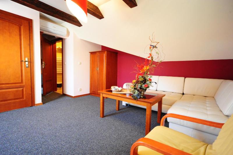 Apartment image 3