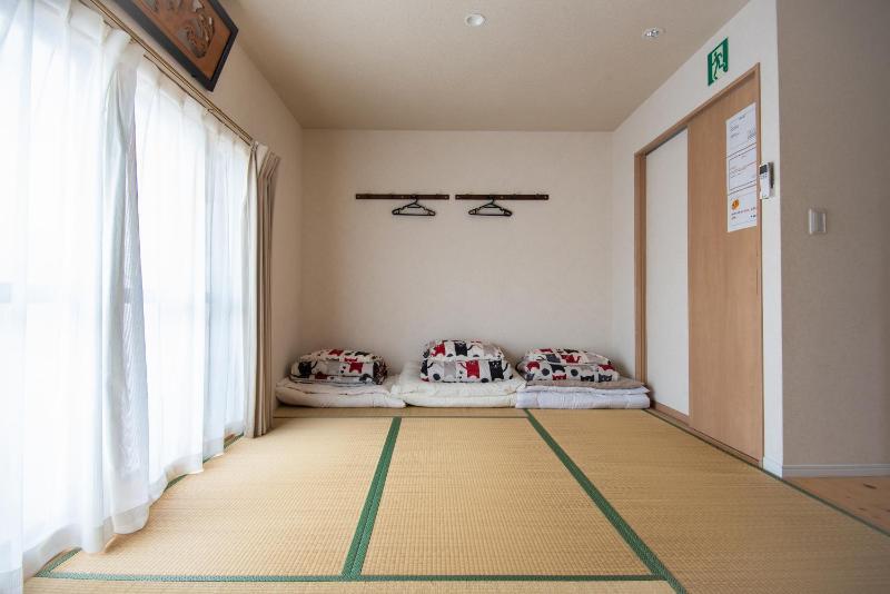 Osaka Guesthouse SAYURI TENGACHAYA Ekimae - image 8