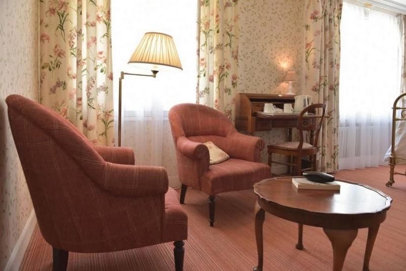 Superior Comfort Room image 3