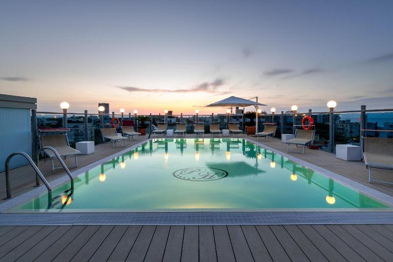 Hotel President - image 1