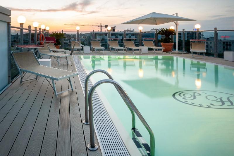 Hotel President - image 11