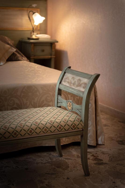 Royal Double image 2