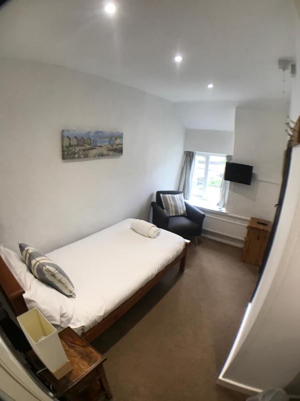 Single Room image 4