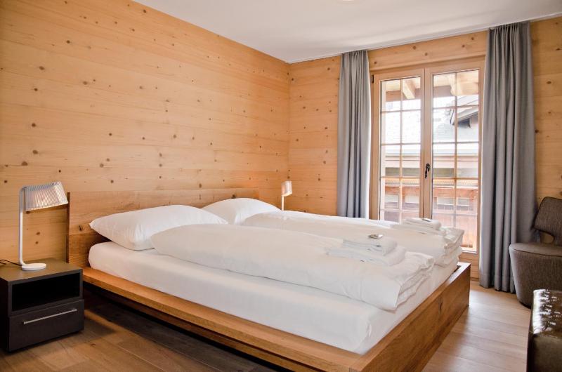 Apartment with Mountain View image 2