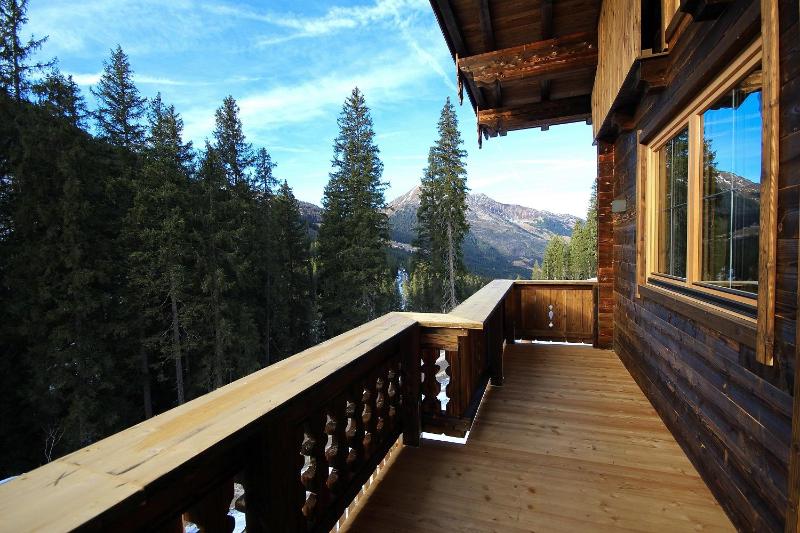 Chalet with Balcony and Terrace image 3