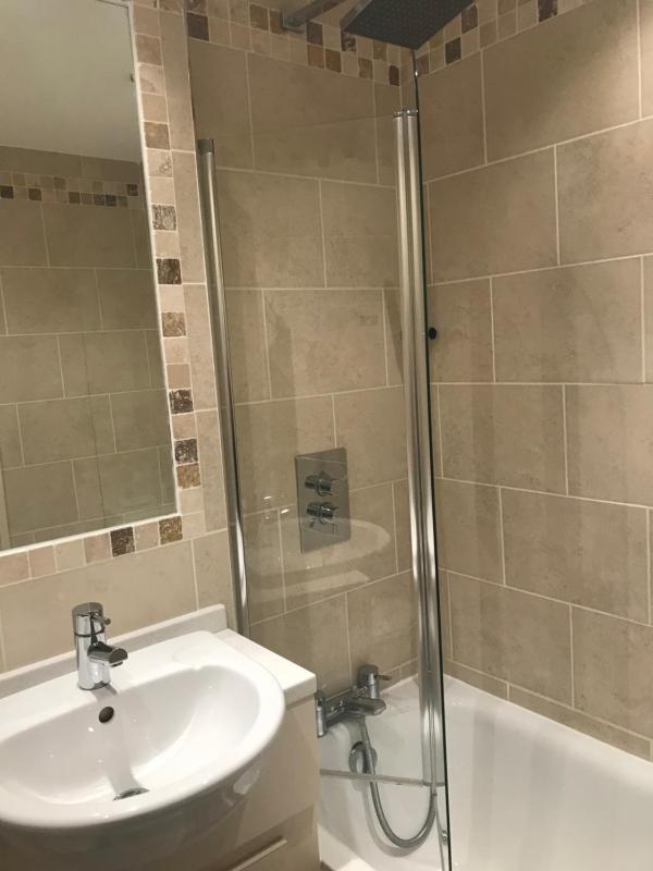 Single Room with Single Bed image 4